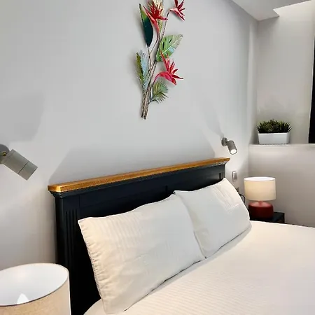 Holiday home 8 Bedroom House With Pool Sliema