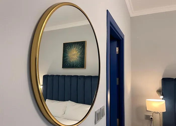 8 Bedroom House With Pool Casa vacanze Sliema