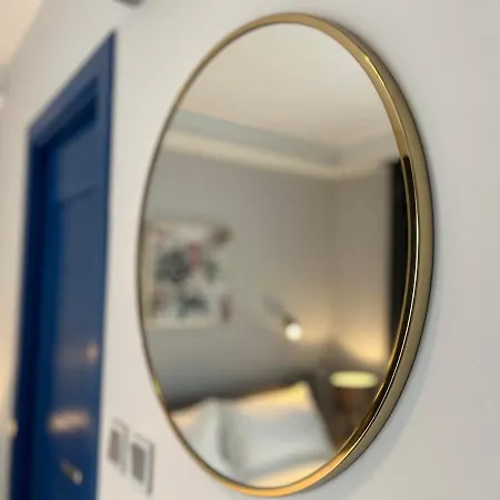 8 Bedroom House With Pool *